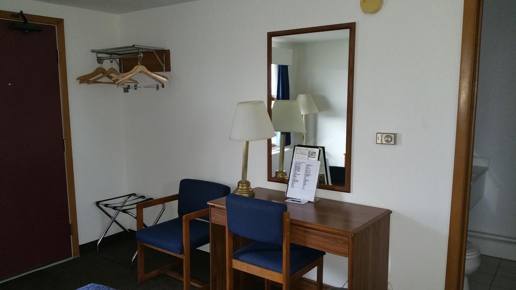 Amerivu Inn Harvest Estates New Hampton ภายนอก รูปภาพ